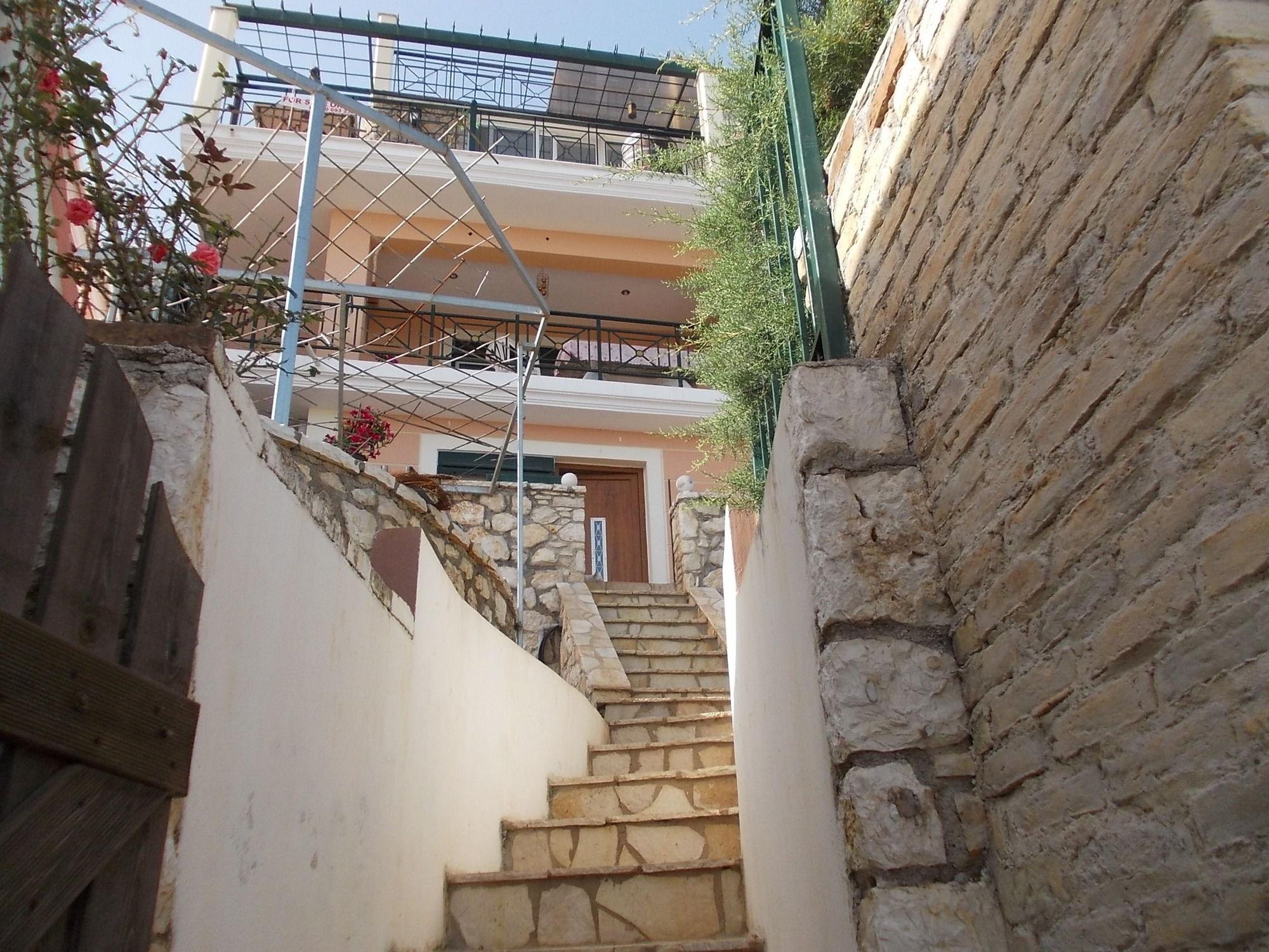 Sarakinos Apartments Barbáti Eksteriør bilde